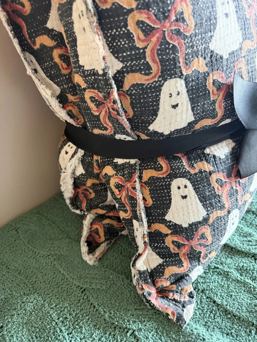 Cynthia Rowley Halloween Ghost 👻 Pillows Orange Bow Black Set of 2 NEW!